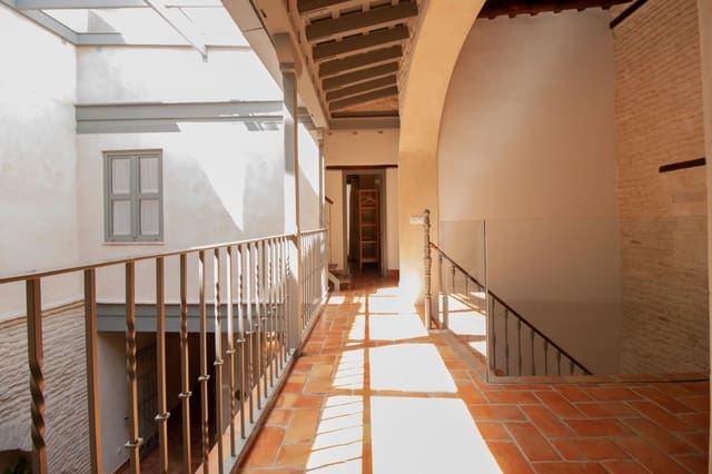 6 soveværelse Byhus til salg i Sevilla by - € 1.600.000 (Ref: 9715204)