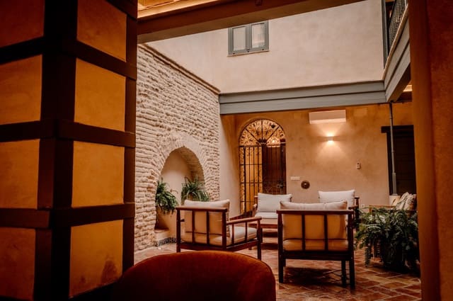 6 soveværelse Byhus til salg i Sevilla by - € 1.600.000 (Ref: 9715204)