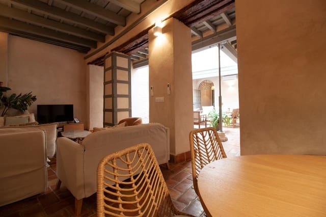 6 soveværelse Byhus til salg i Sevilla by - € 1.600.000 (Ref: 9715204)