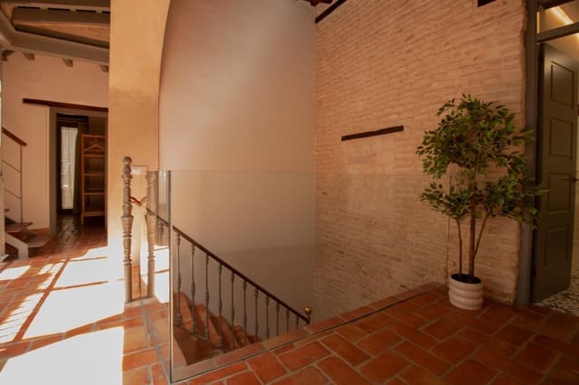 6 soveværelse Byhus til salg i Sevilla by - € 1.600.000 (Ref: 9715204)