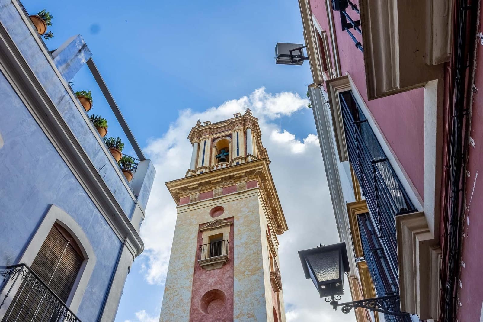 6 soveværelse Byhus til salg i Sevilla by - € 1.600.000 (Ref: 9715204)