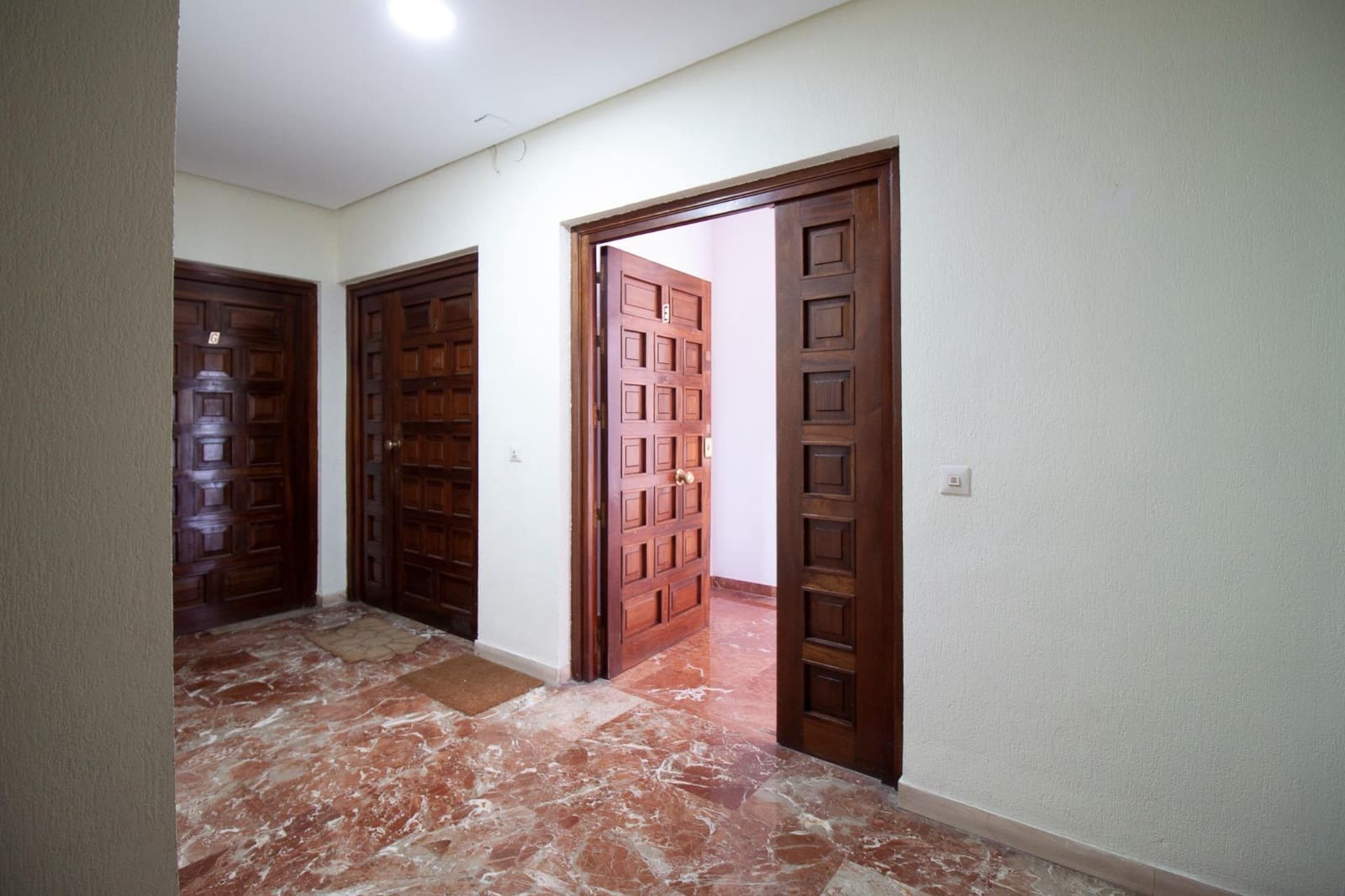 3 makuuhuone Asunto vuokrattavana paikassa Sevilla kaupunki - 1 900 € (Ref: 9747881)