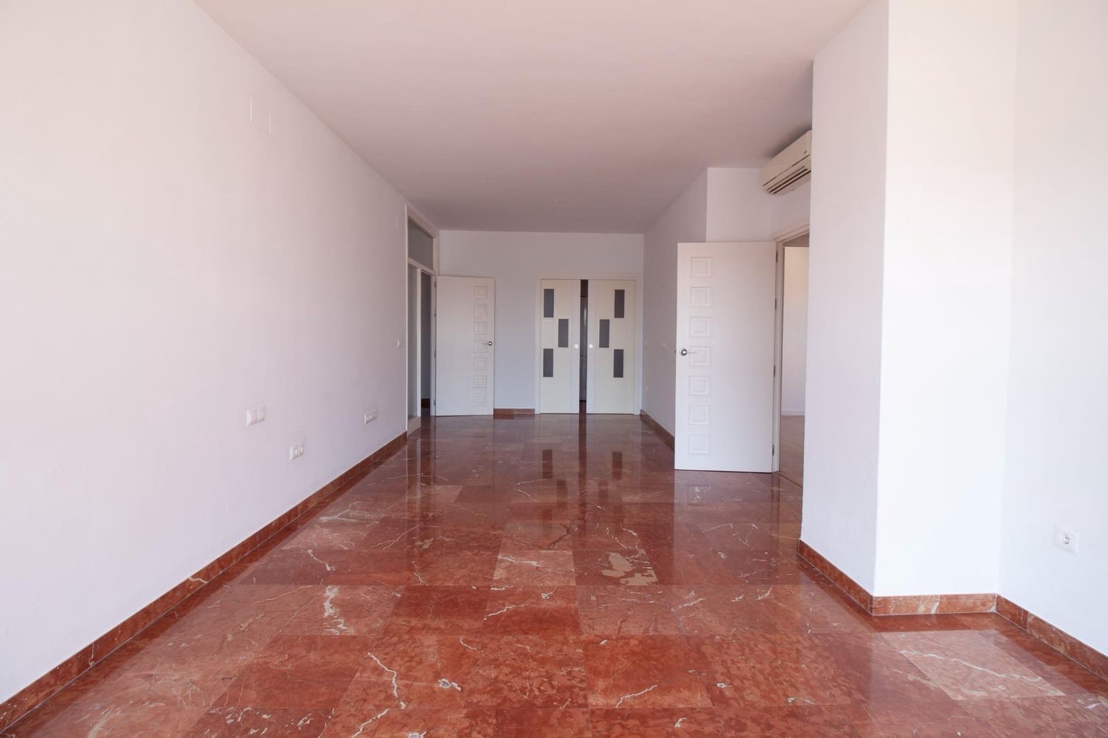 3 makuuhuone Asunto vuokrattavana paikassa Sevilla kaupunki - 1 800 € (Ref: 9747881)