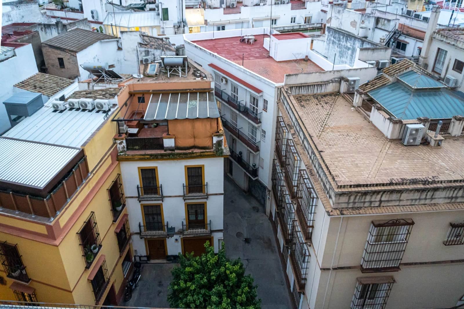 3 makuuhuone Asunto vuokrattavana paikassa Sevilla kaupunki - 1 800 € (Ref: 9747881)