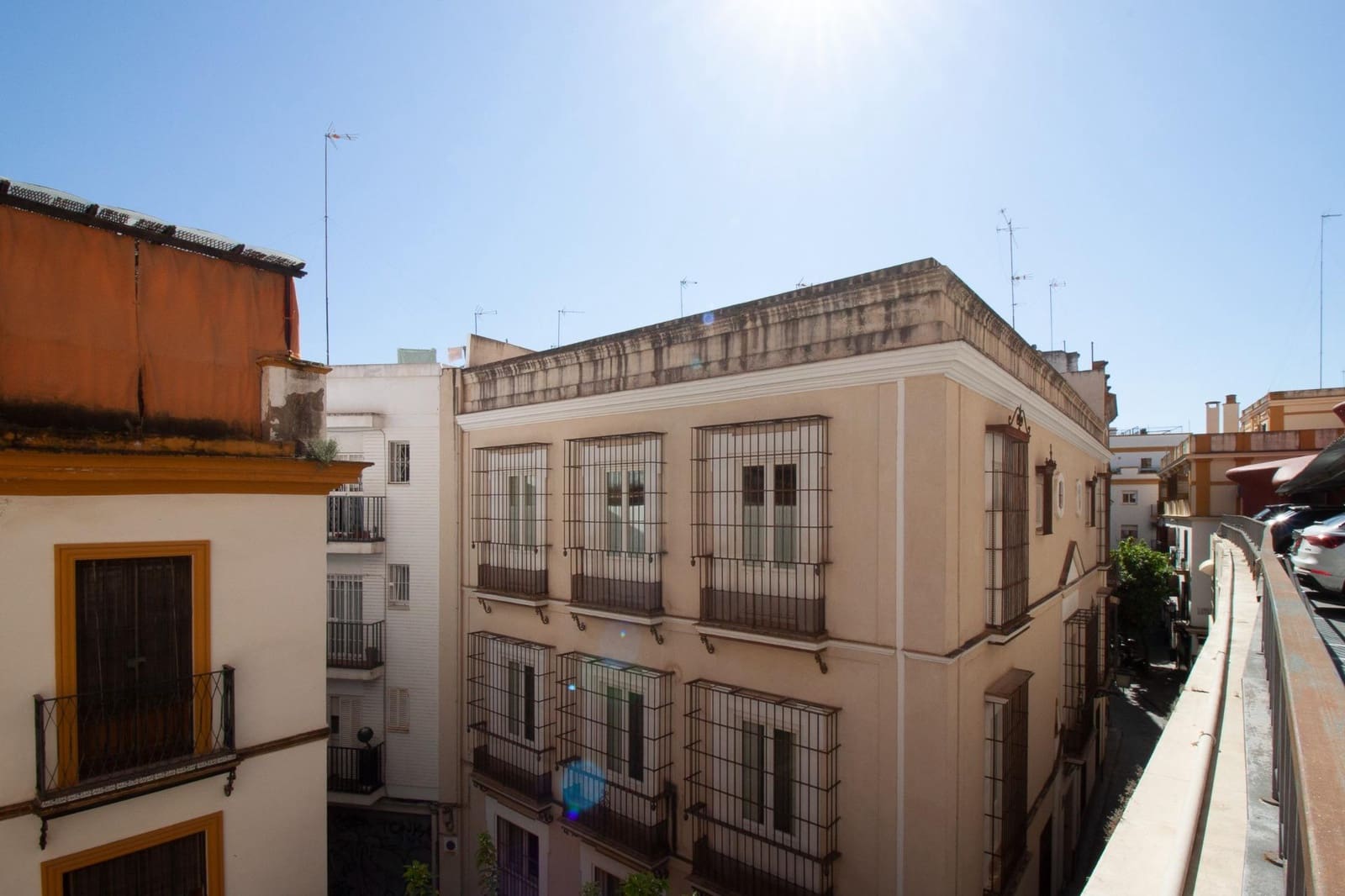 3 makuuhuone Asunto vuokrattavana paikassa Sevilla kaupunki - 1 800 € (Ref: 9747881)