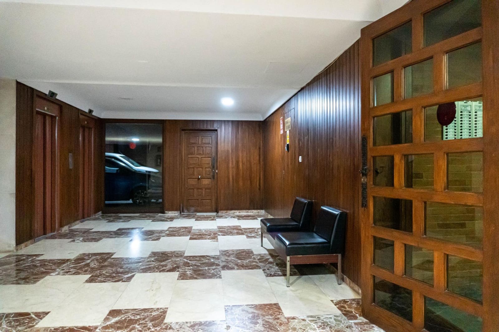 3 makuuhuone Asunto vuokrattavana paikassa Sevilla kaupunki - 1 800 € (Ref: 9747881)