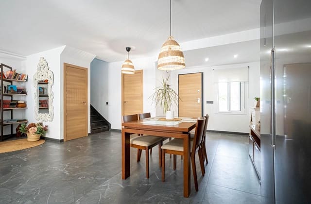 4 soveværelse Rækkehus til salg i Olivares - € 240.000 (Ref: 9778088)