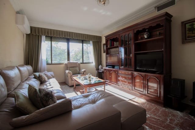 5 bedroom Flat for sale in no asignado, Seville city with pool garage - € 365,000 (Ref: 9783113)