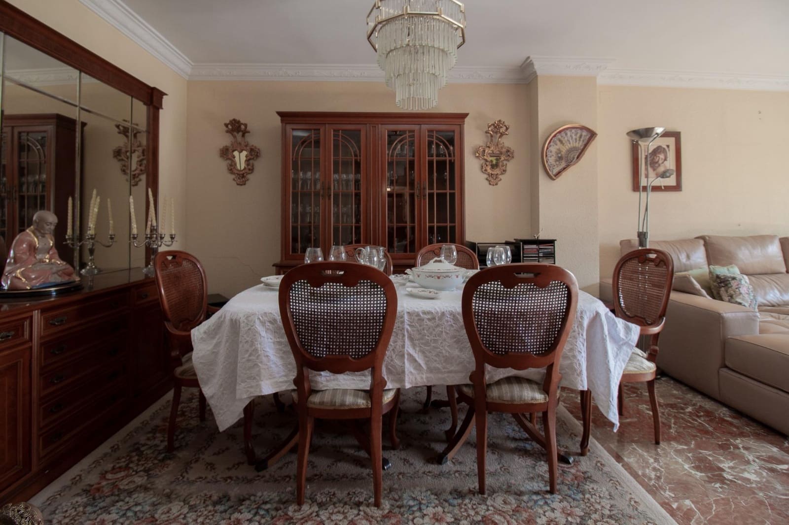 5 bedroom Flat for sale in Seville city with pool garage - € 365,000 (Ref: 9783113)