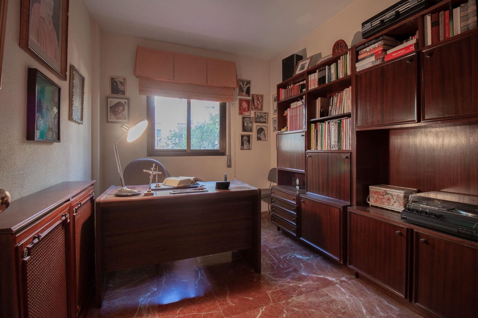 5 bedroom Flat for sale in Seville city with pool garage - € 365,000 (Ref: 9783113)