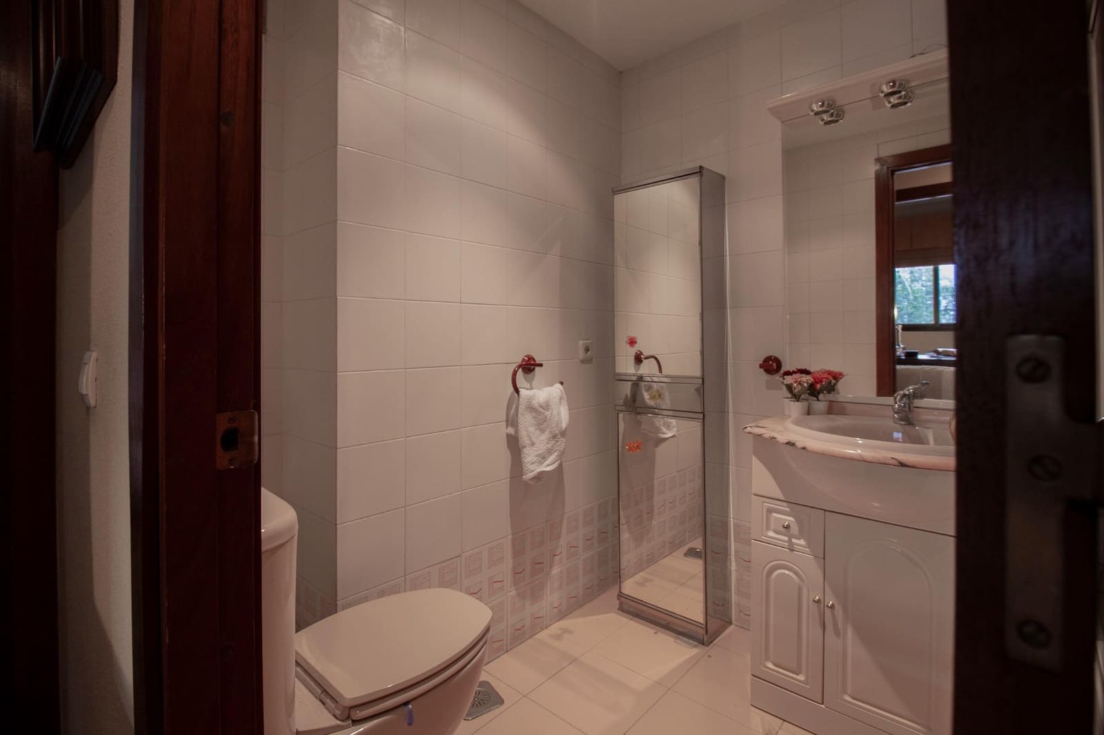 5 bedroom Flat for sale in Seville city with pool garage - € 365,000 (Ref: 9783113)