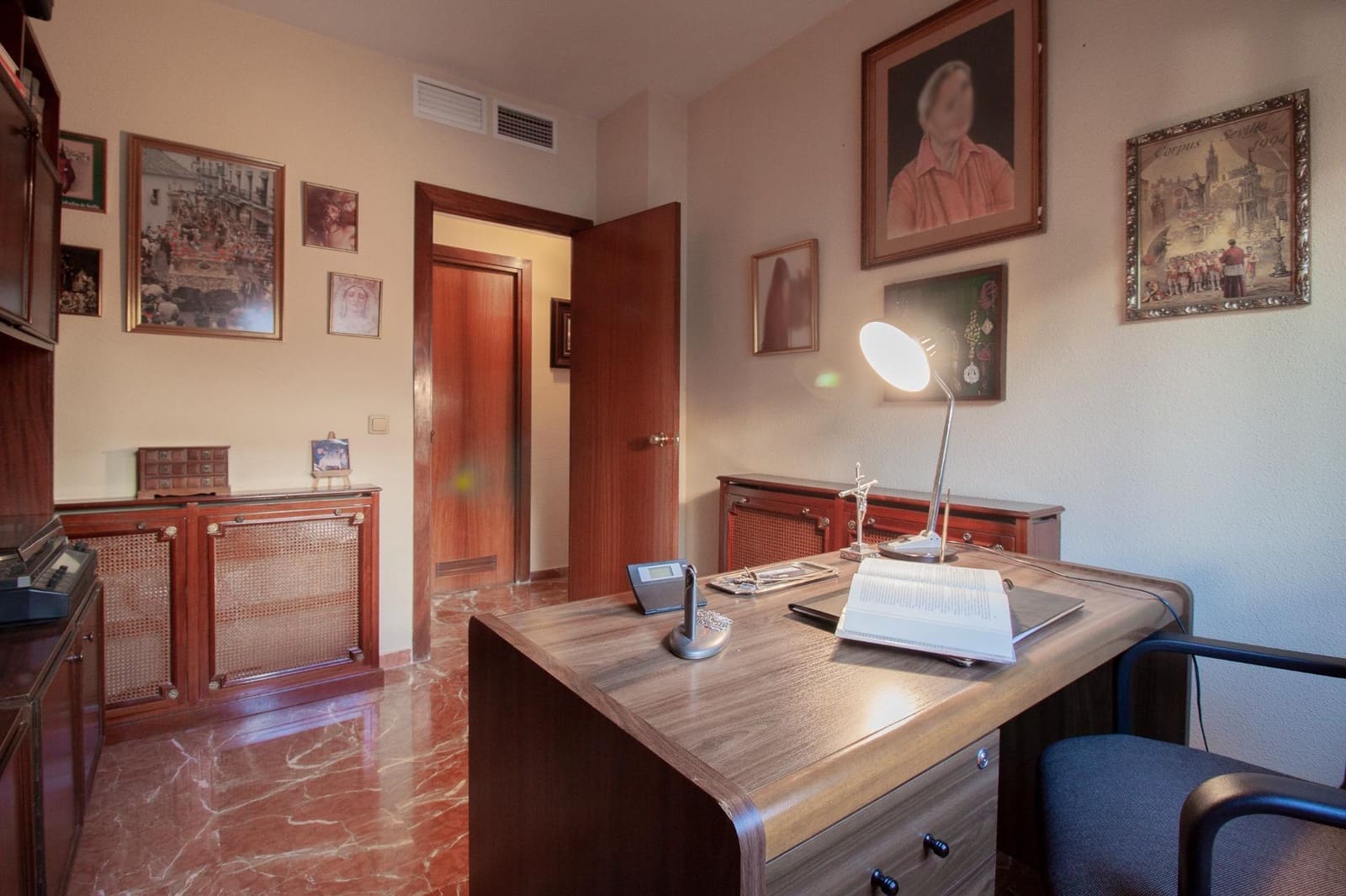 5 bedroom Flat for sale in Seville city with pool garage - € 365,000 (Ref: 9783113)