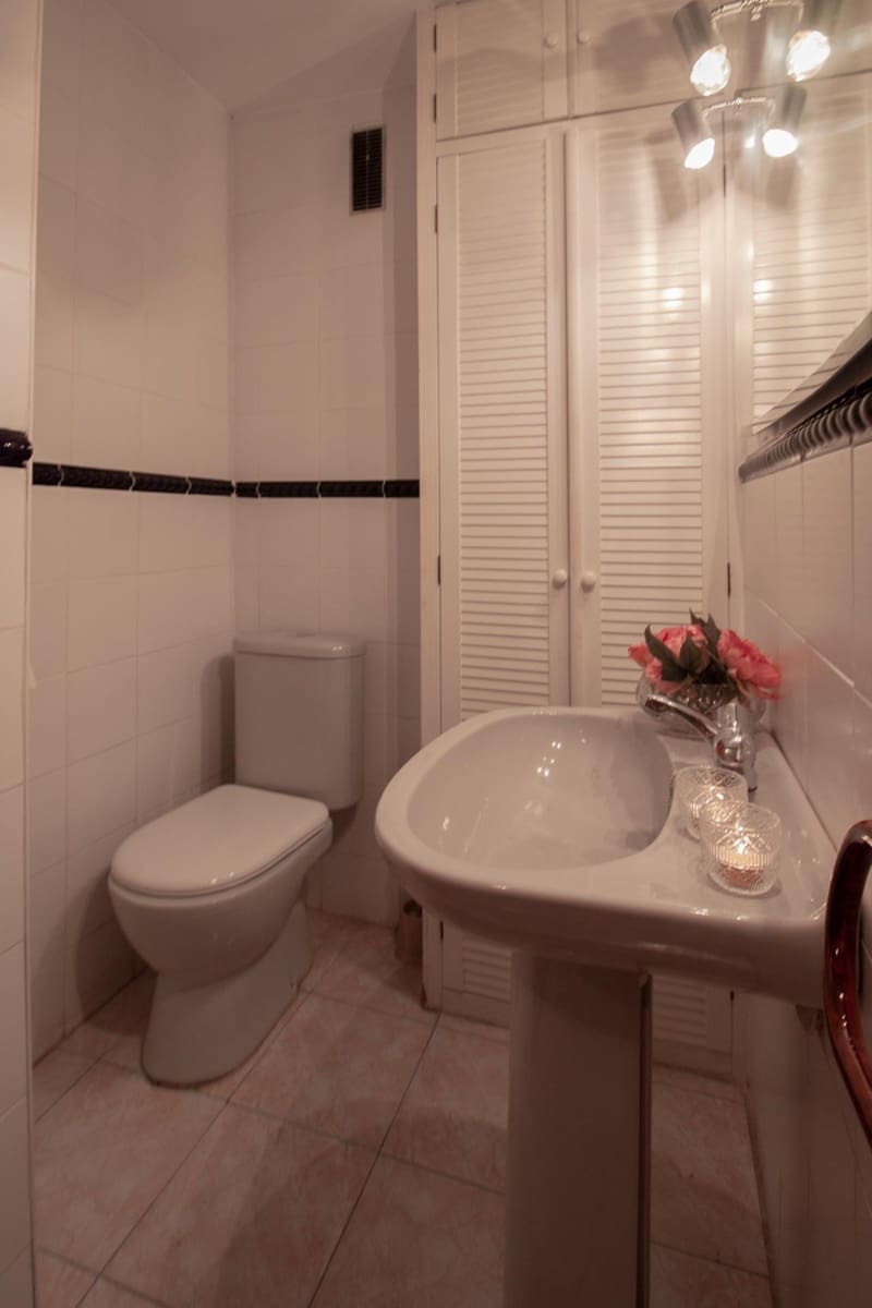 5 soveværelse Lejlighed til salg i Sevilla by med swimmingpool garage - € 365.000 (Ref: 9783113)