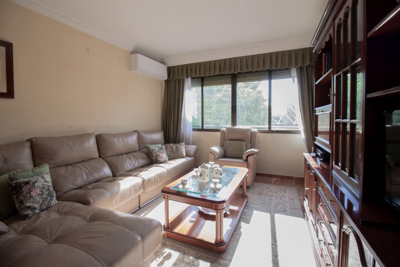 5 soveværelse Lejlighed til salg i Sevilla by med swimmingpool garage - € 365.000 (Ref: 9783113)