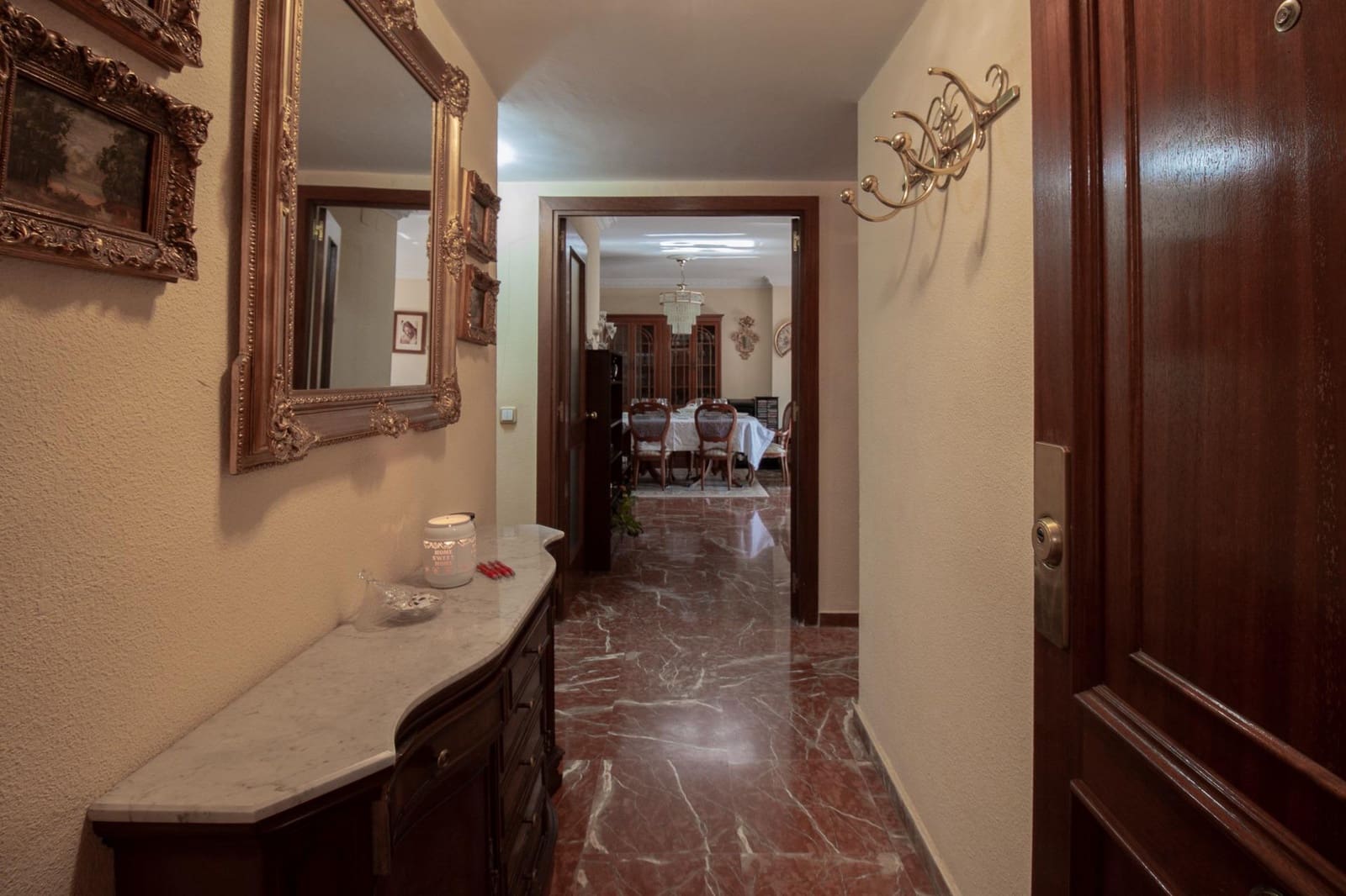 5 soveværelse Lejlighed til salg i Sevilla by med swimmingpool garage - € 365.000 (Ref: 9783113)