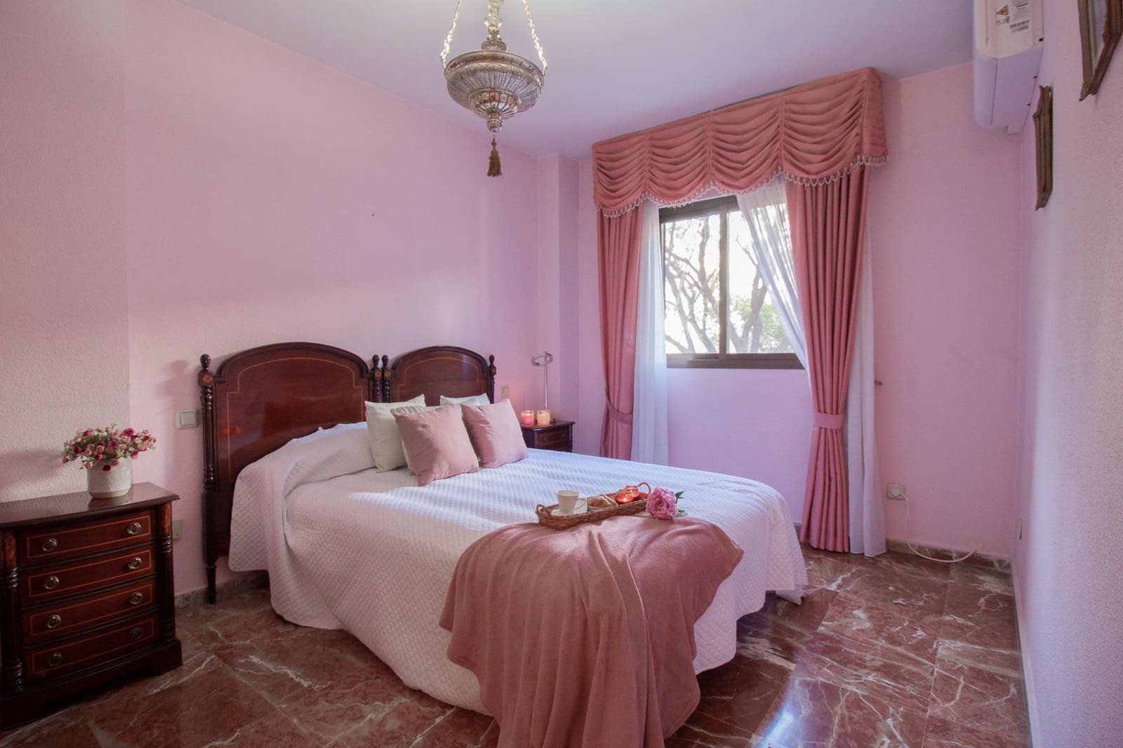 5 soveværelse Lejlighed til salg i Sevilla by med swimmingpool garage - € 365.000 (Ref: 9783113)