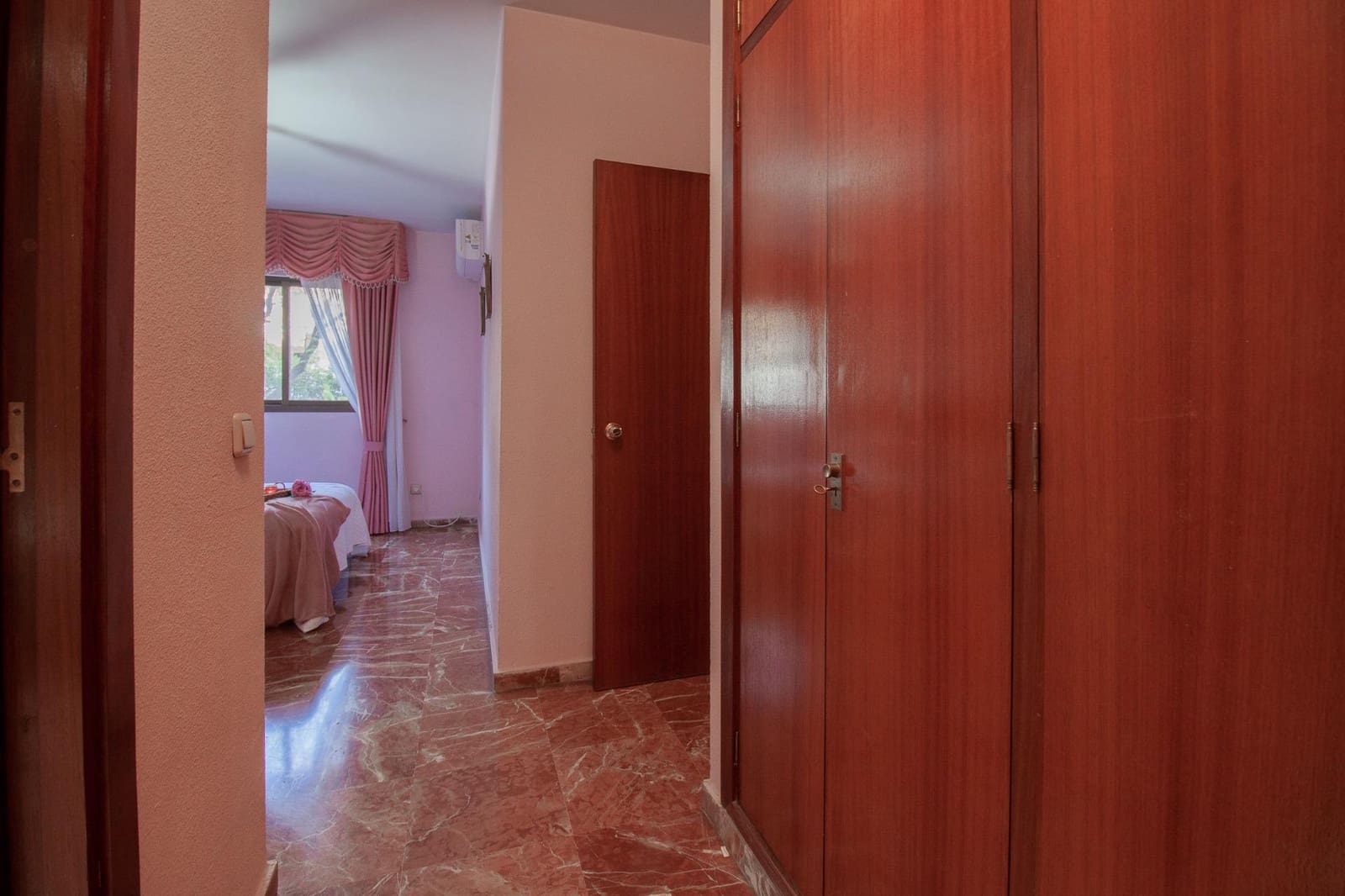5 soveværelse Lejlighed til salg i Sevilla by med swimmingpool garage - € 365.000 (Ref: 9783113)