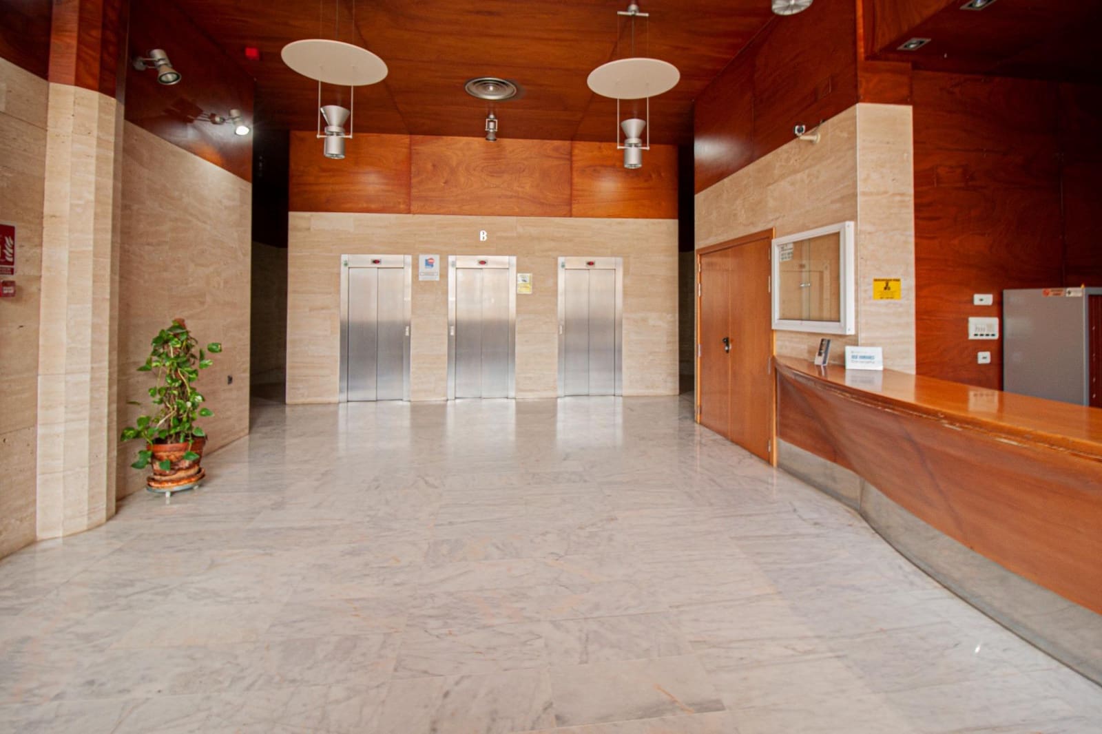 2 sovrum Kontor att hyra i Mairena del Aljarafe med garage - 399 € (Ref: 9791013)