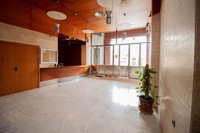 Oficina de 2 habitaciones en Mairena del Aljarafe en alquiler con garaje - 399 € (Ref: 9791013)