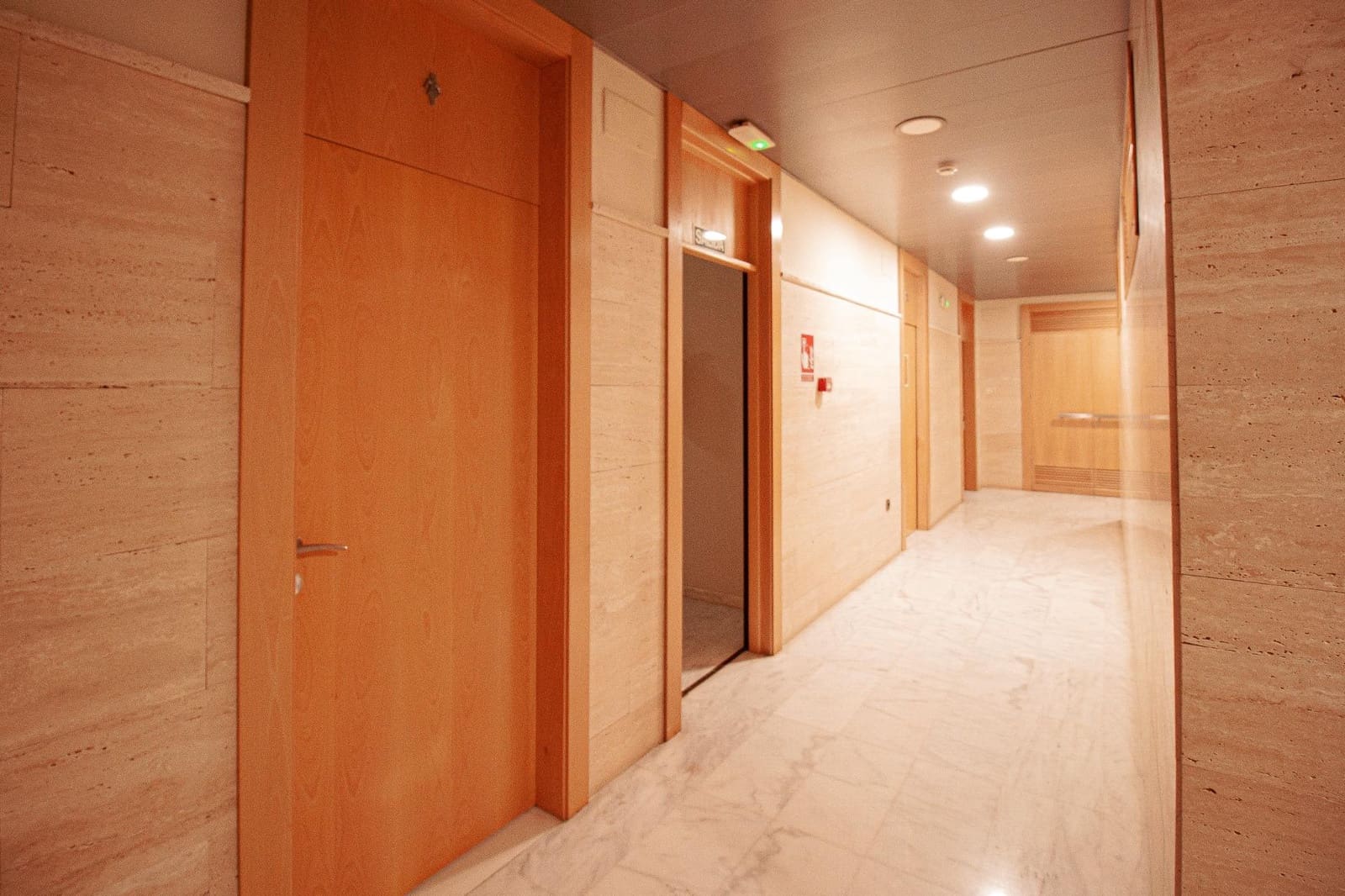 2 sovrum Kontor att hyra i Mairena del Aljarafe med garage - 399 € (Ref: 9791013)