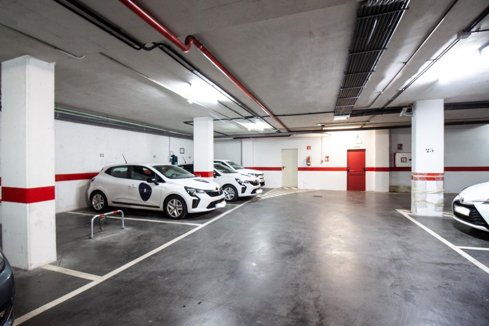 2 sovrum Kontor att hyra i Mairena del Aljarafe med garage - 399 € (Ref: 9791013)