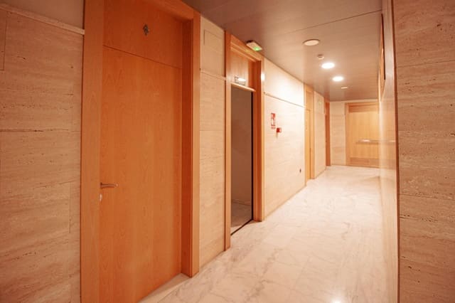 Oficina de 2 habitaciones en Mairena del Aljarafe en alquiler con garaje - 399 € (Ref: 9791013)