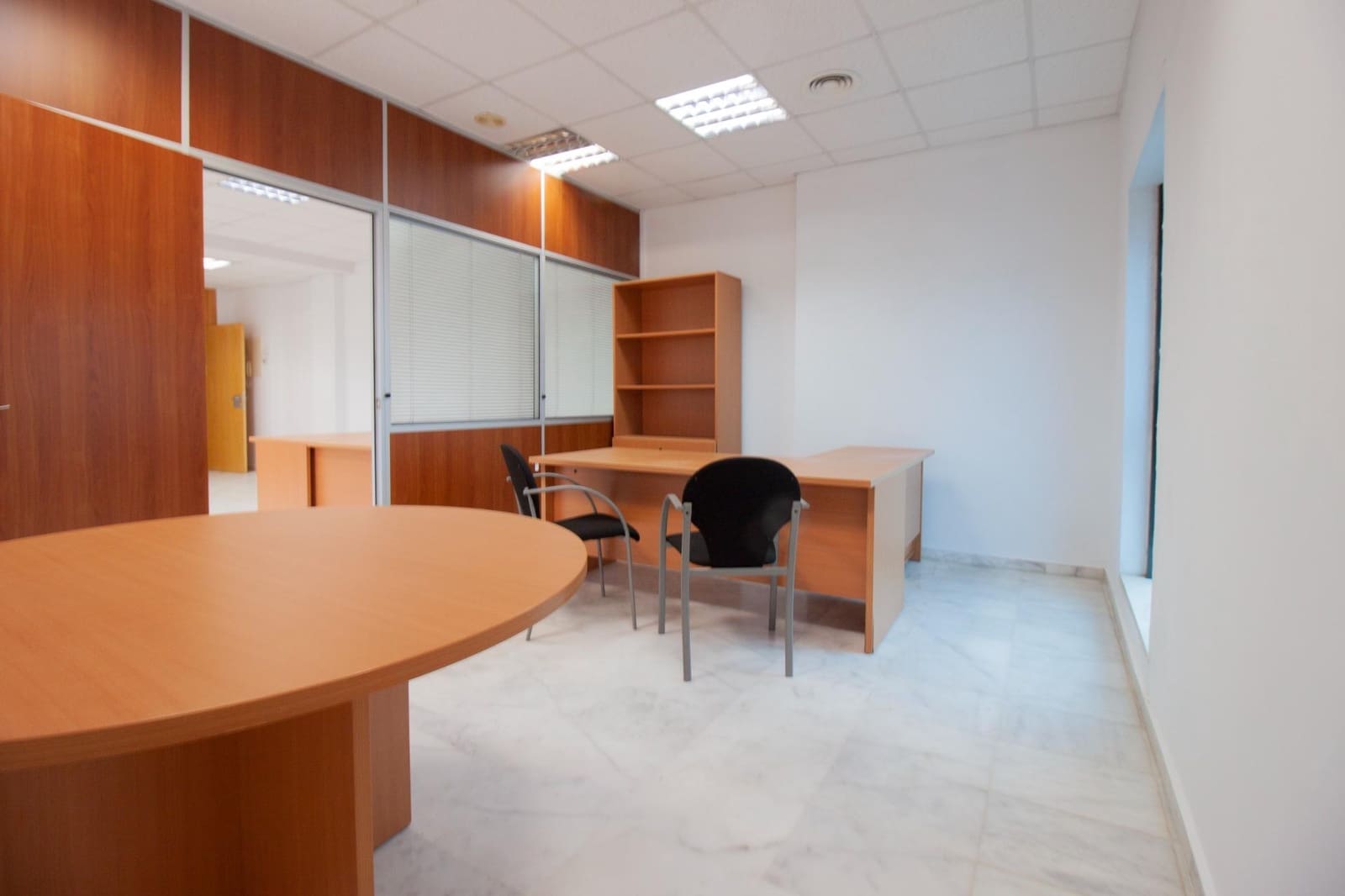 2 sypialnia Biuro do wynajęcia w Mairena del Aljarafe z garażem - 399 € (Ref: 9791013)