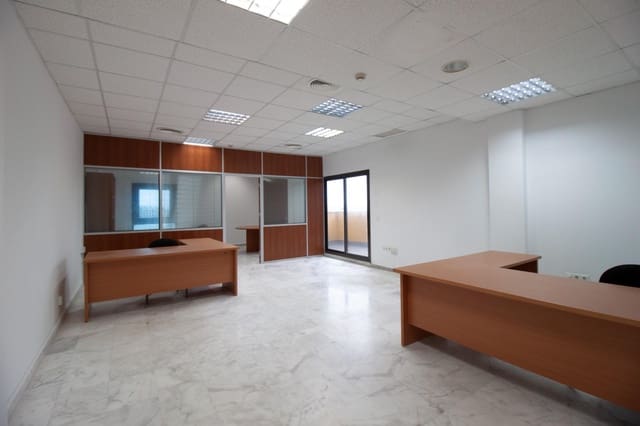 2 sypialnia Biuro do wynajęcia w Mairena del Aljarafe z garażem - 400 € (Ref: 9791013)