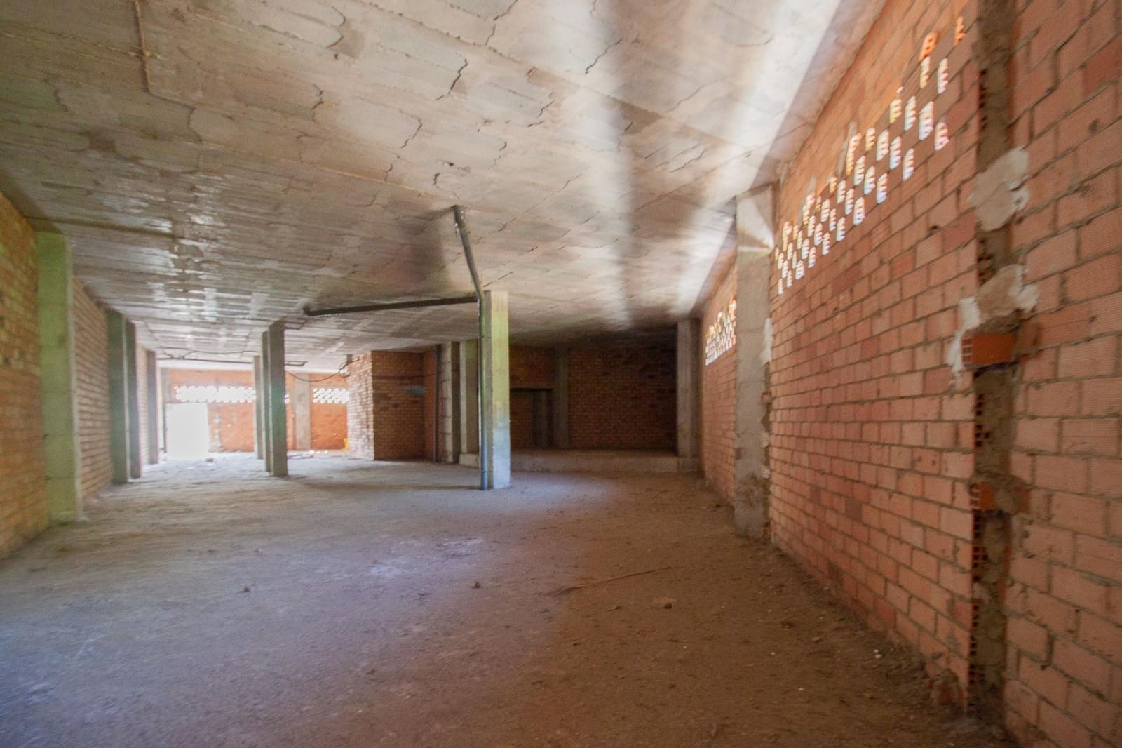 Commercial for sale in Seville city - € 285,000 (Ref: 9818184)