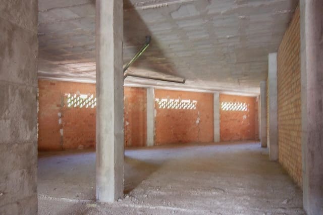 Commercial for sale in no asignado, Seville city - € 285,000 (Ref: 9818184)