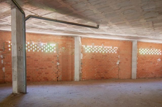 Commercial for sale in no asignado, Seville city - € 285,000 (Ref: 9818184)