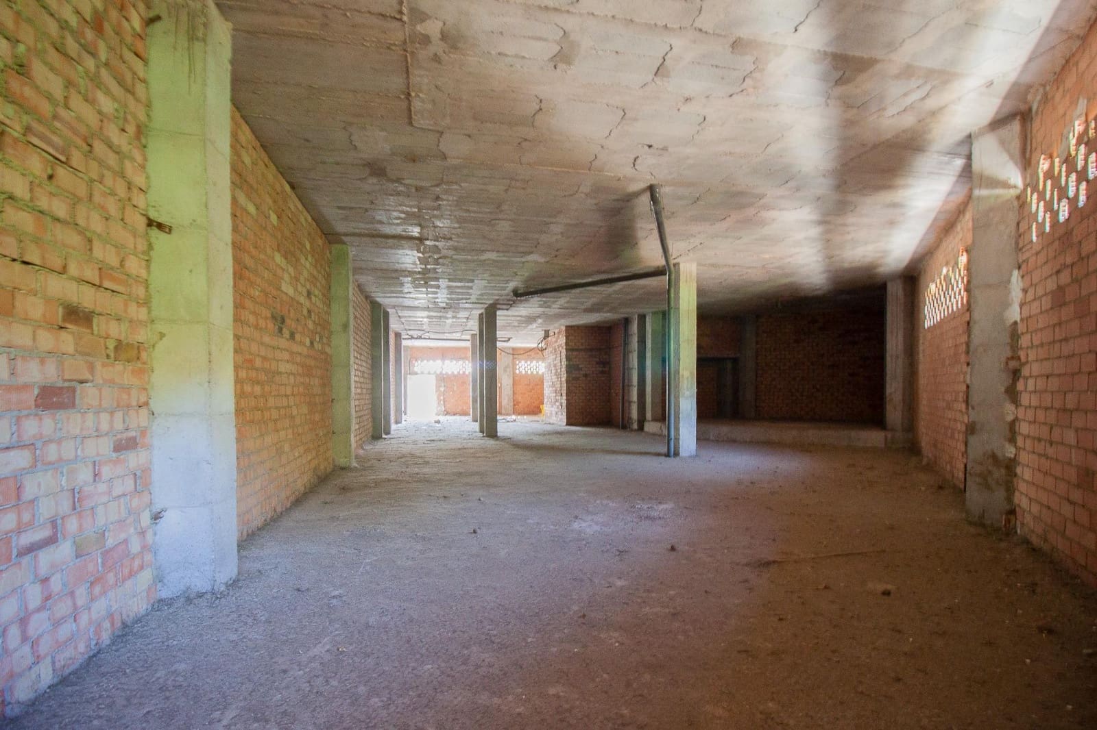 Commercial for sale in Seville city - € 285,000 (Ref: 9818184)