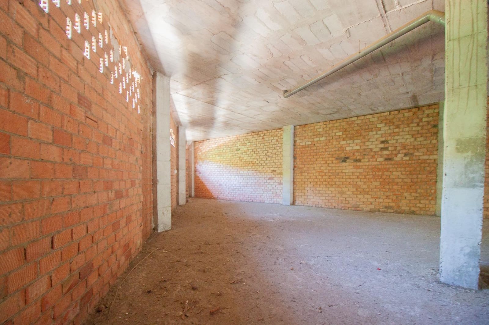 Commercial for sale in Seville city - € 285,000 (Ref: 9818184)