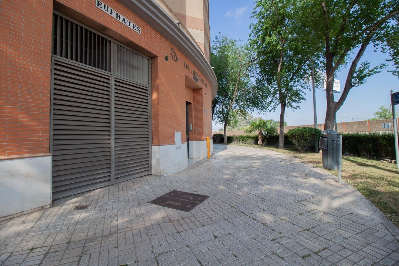 Commercial for sale in Seville city - € 285,000 (Ref: 9818184)