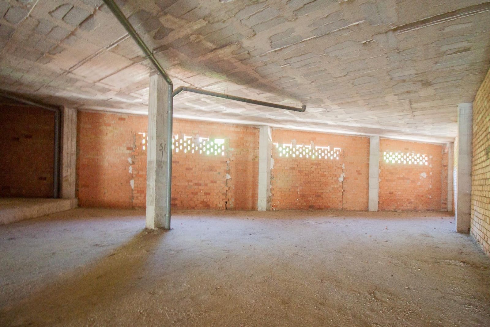 Commercial for sale in Seville city - € 285,000 (Ref: 9818184)