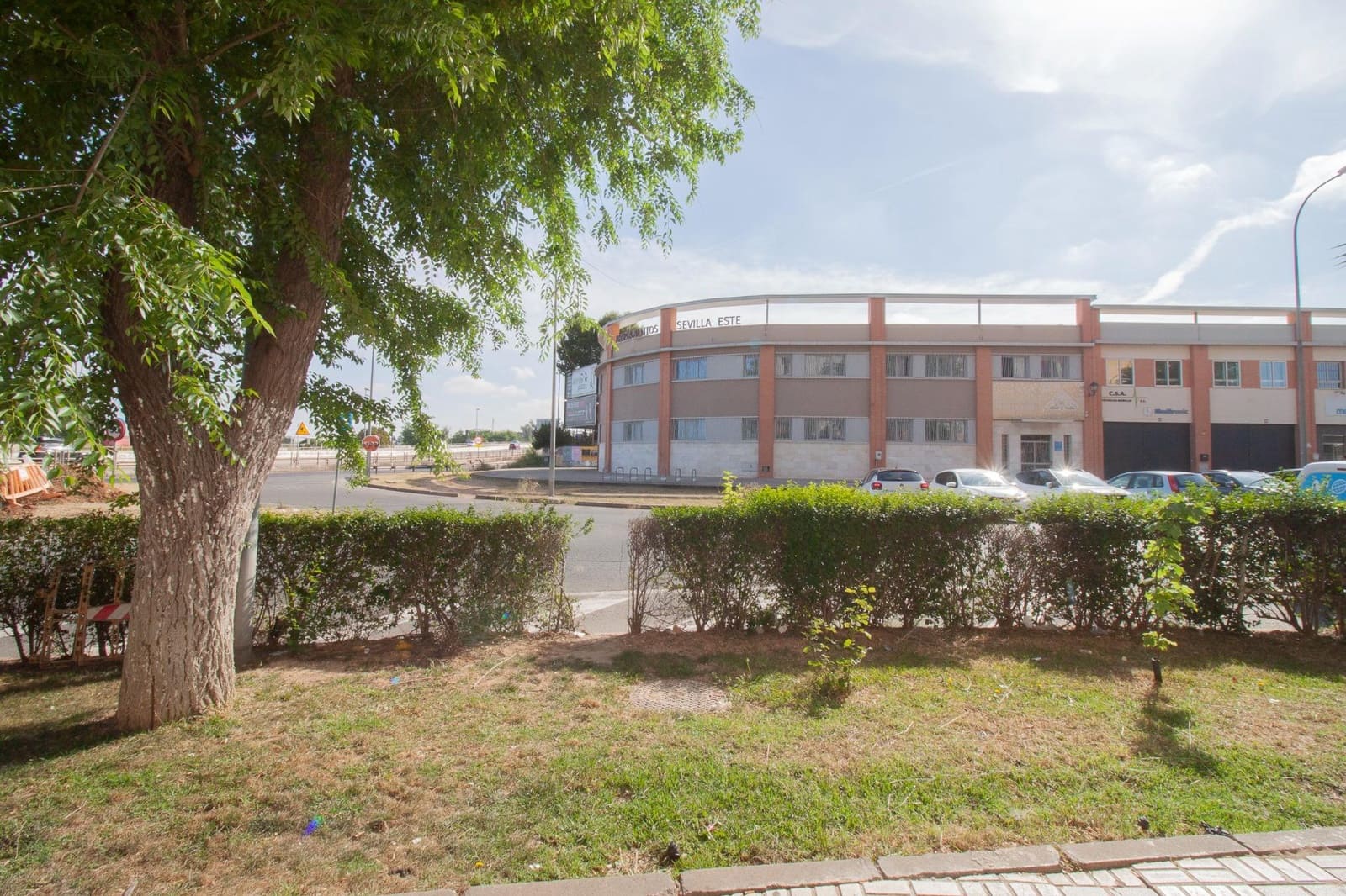 Commercial for sale in Seville city - € 285,000 (Ref: 9818184)