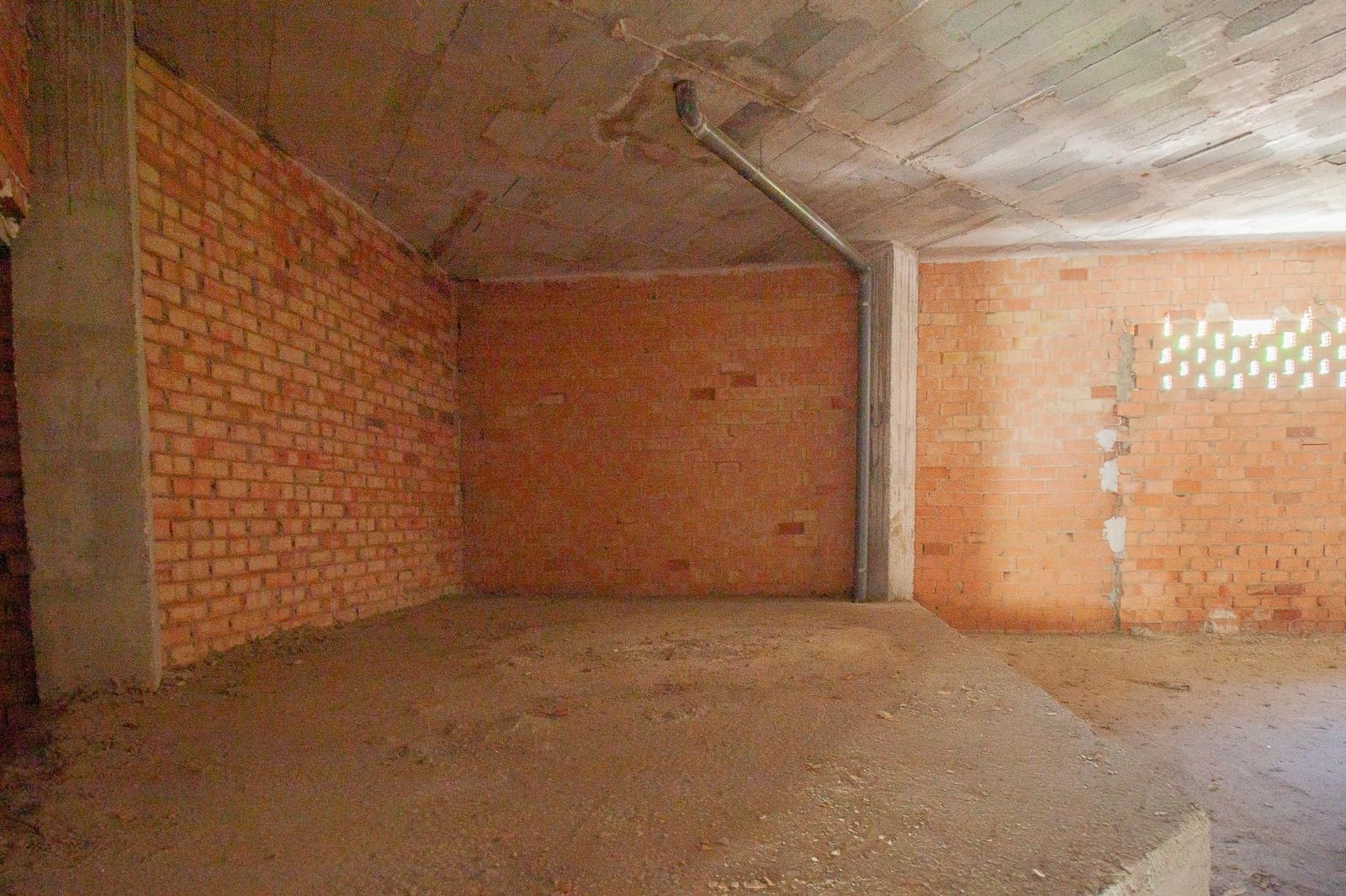 Commercial for sale in Seville city - € 285,000 (Ref: 9818184)