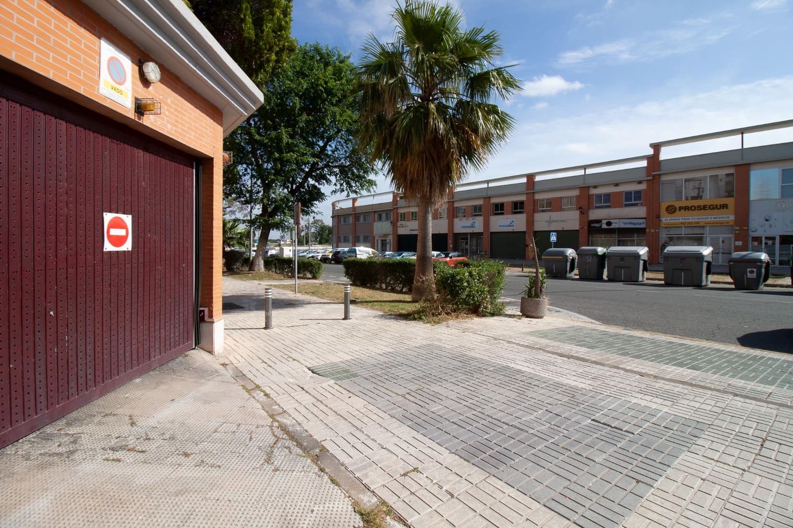Commercial for sale in Seville city - € 285,000 (Ref: 9818184)