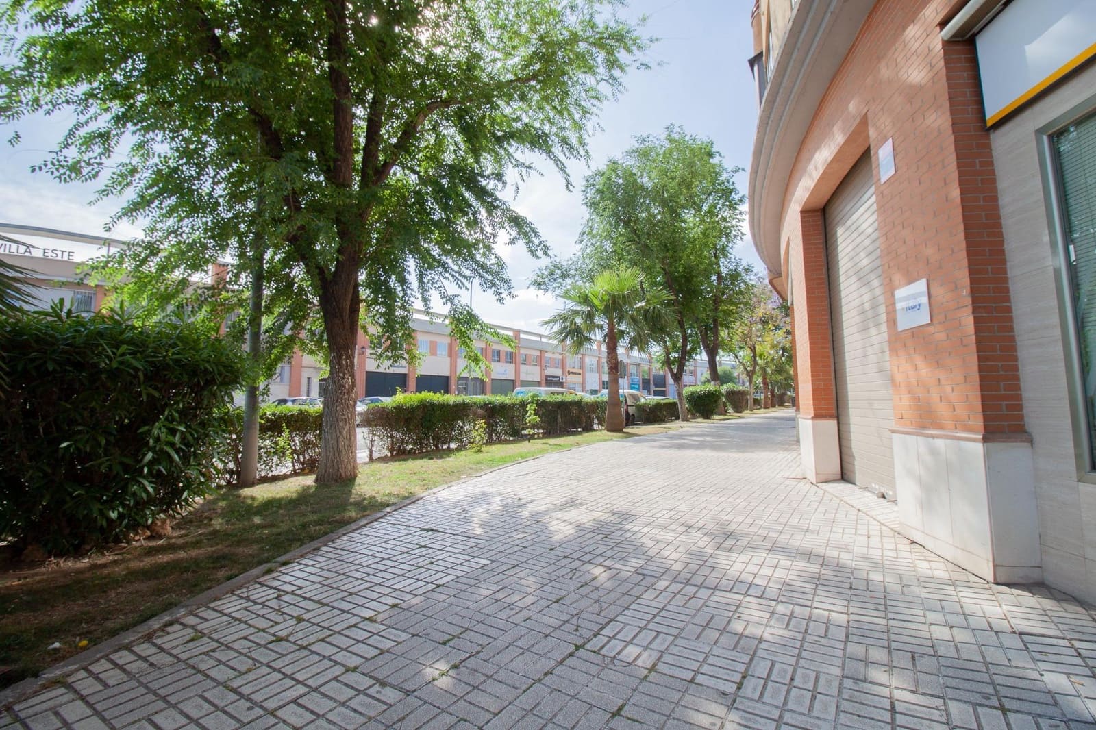 Commercial for sale in Seville city - € 285,000 (Ref: 9818184)
