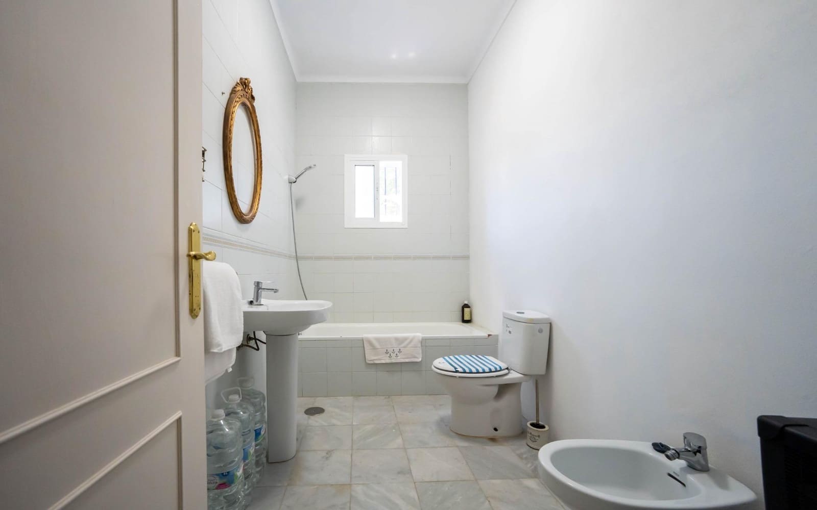 3 soveværelse Finca/Landehus til salg i Marchena med swimmingpool garage - € 212.000 (Ref: 9831335)