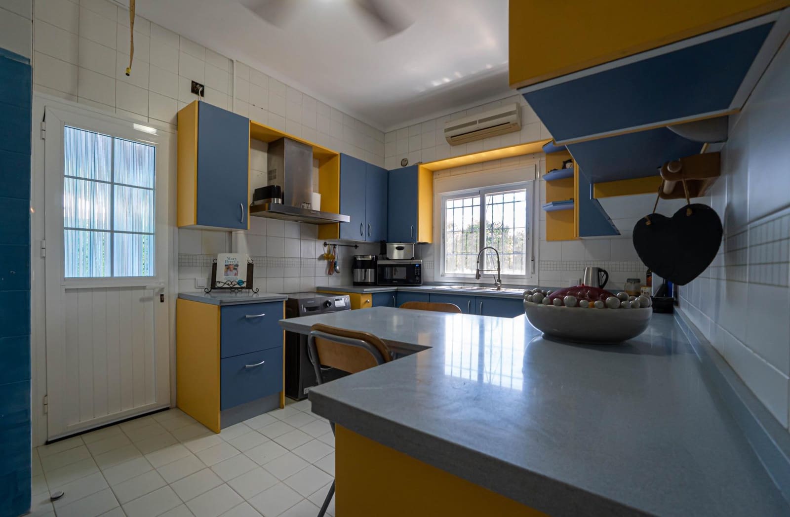 3 soveværelse Finca/Landehus til salg i Marchena med swimmingpool garage - € 212.000 (Ref: 9831335)