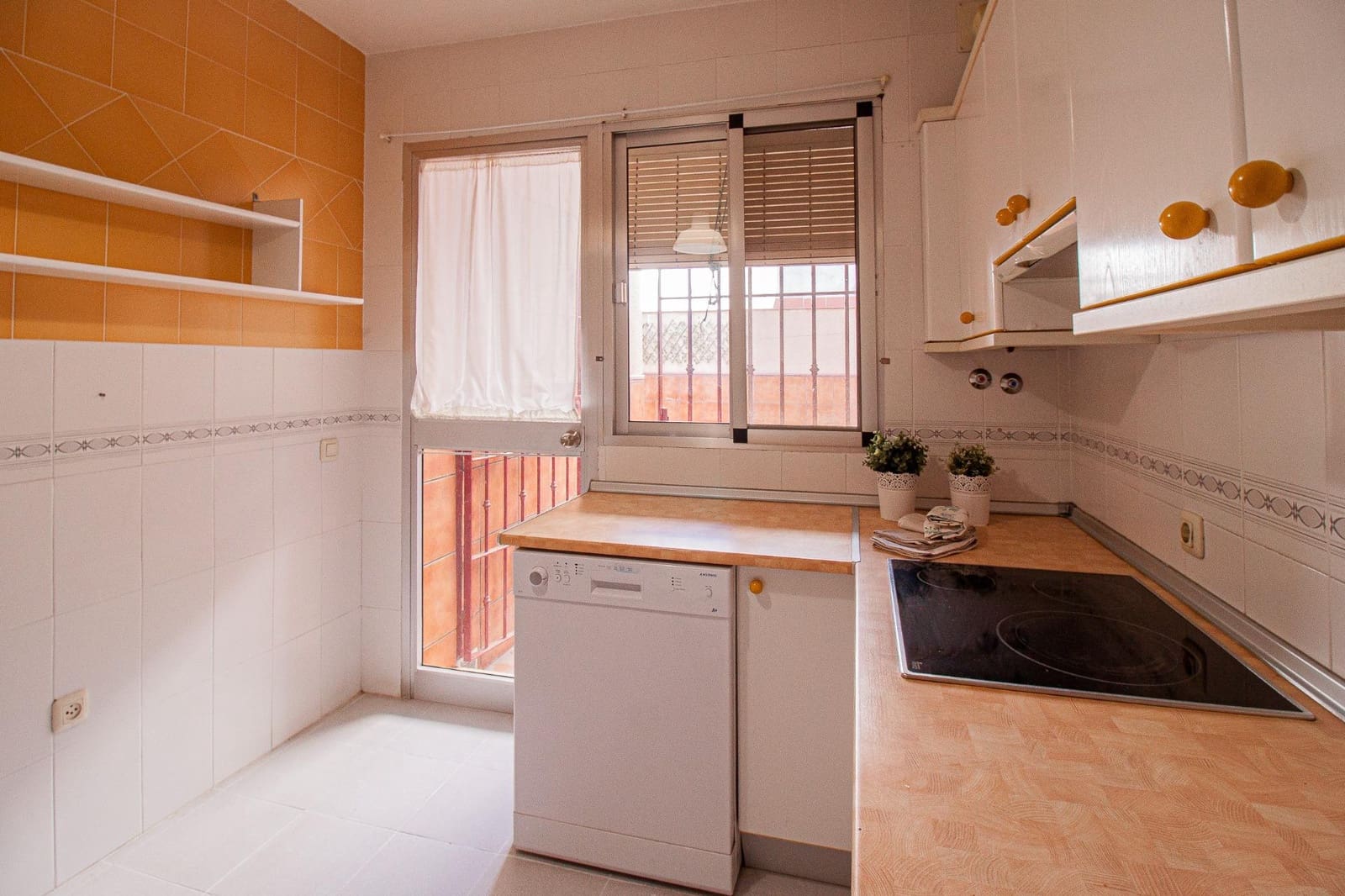 3 bedroom Townhouse for sale in San Jose de la Rinconada with garage - € 229,000 (Ref: 9858107)