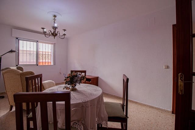 Casa de 3 habitaciones en San José de la Rinconada, La Rinconada en venta con garaje - 229.000 € (Ref: 9858107)