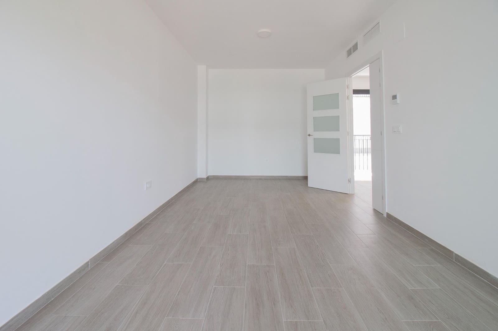 2 bedroom Flat for rent in San Jose de la Rinconada with pool garage - € 900 (Ref: 9922284)