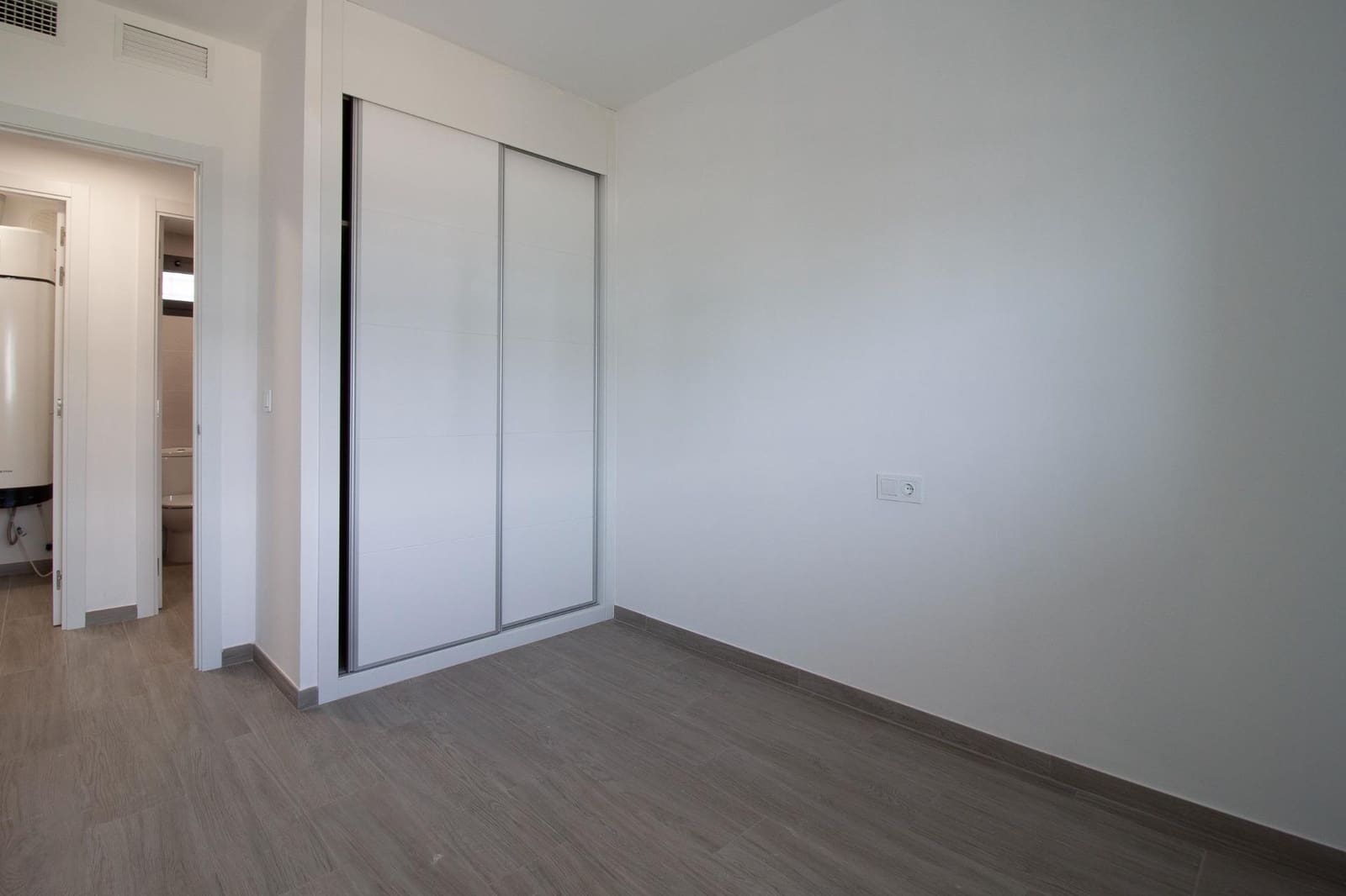 2 bedroom Flat for rent in San Jose de la Rinconada with pool garage - € 900 (Ref: 9922284)
