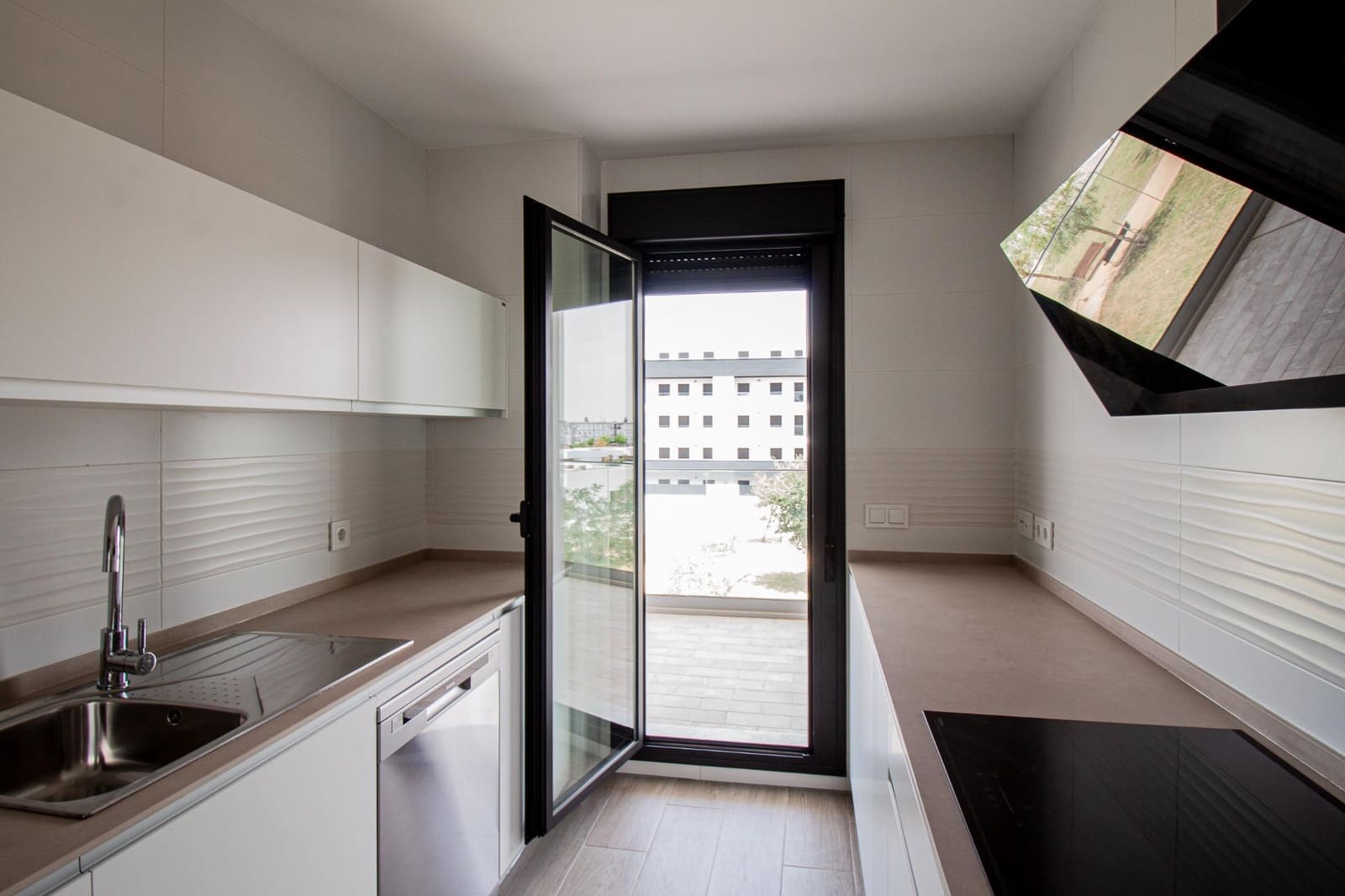 2 bedroom Flat for rent in San Jose de la Rinconada with pool garage - € 900 (Ref: 9922284)
