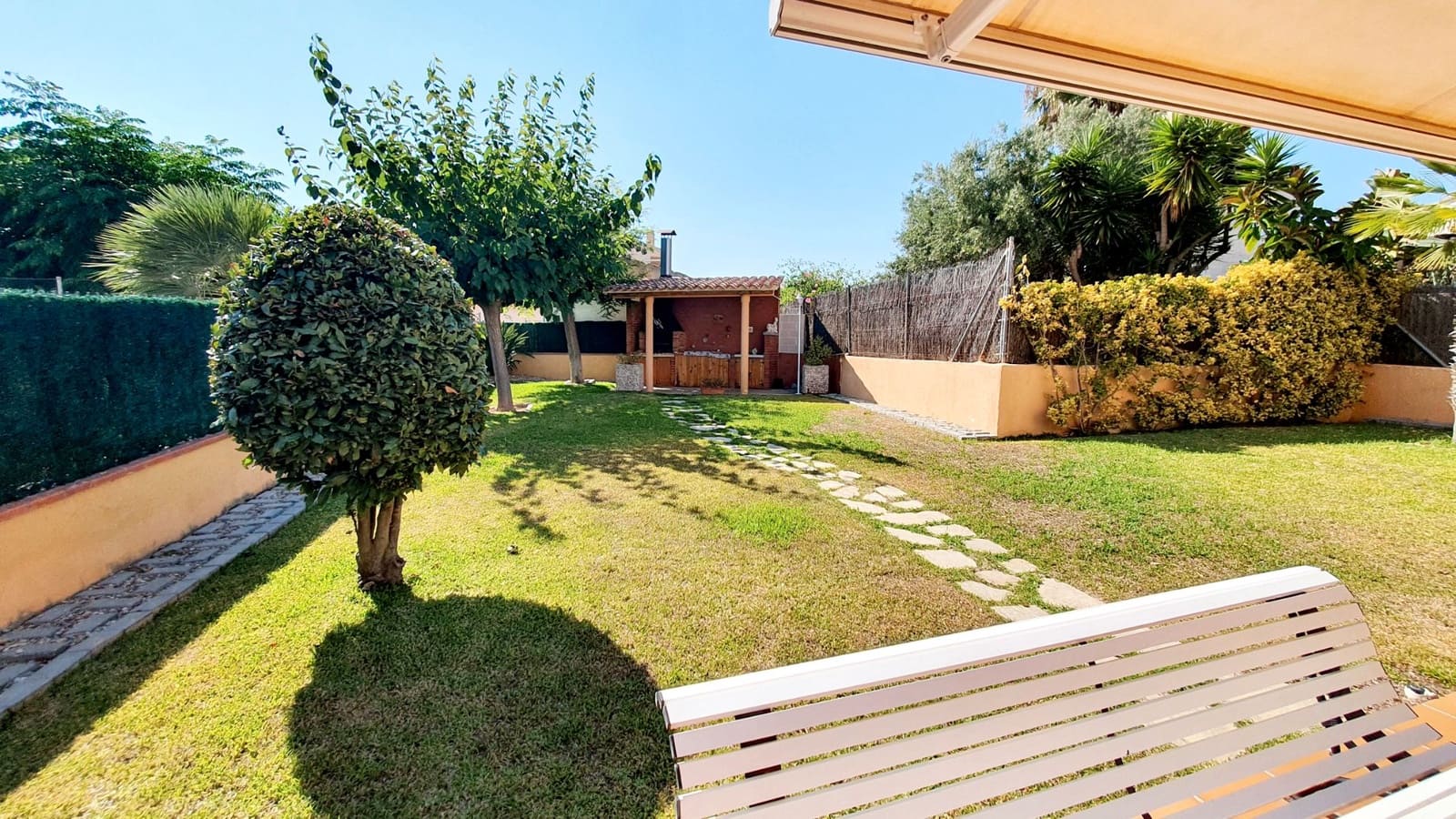 4 soveværelse Villa til salg i Calafell med swimmingpool garage - € 448.000 (Ref: 9707704)