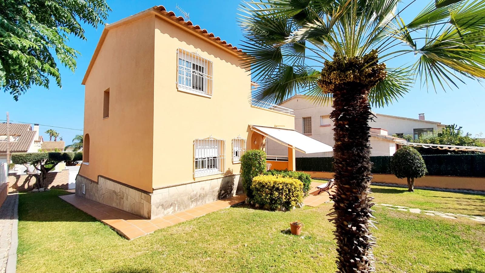 4 soveværelse Villa til salg i Calafell med swimmingpool garage - € 448.000 (Ref: 9707704)