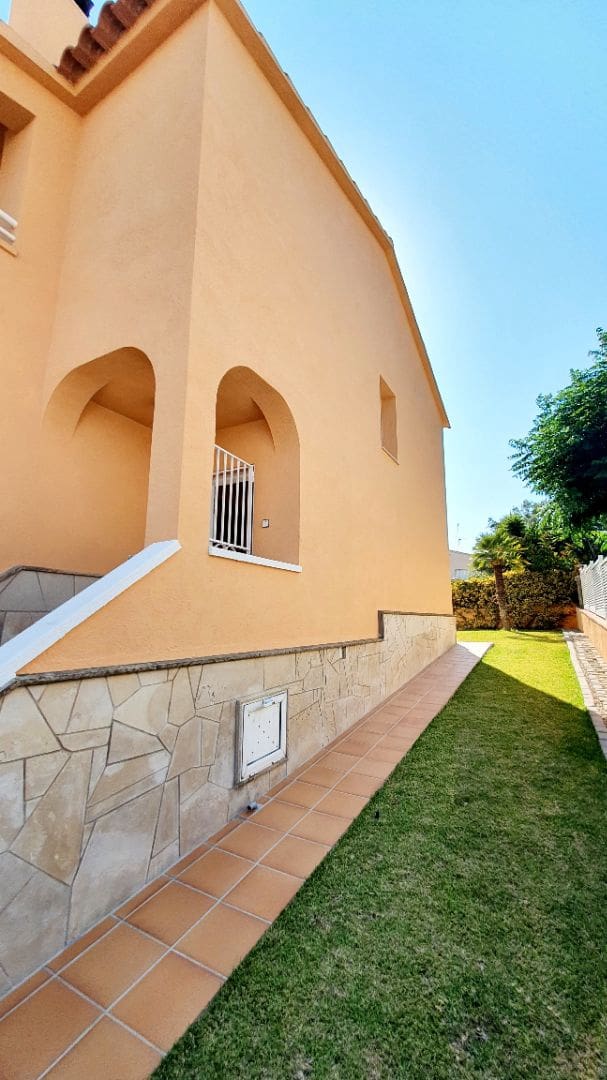 4 soveværelse Villa til salg i Calafell med swimmingpool garage - € 448.000 (Ref: 9707704)