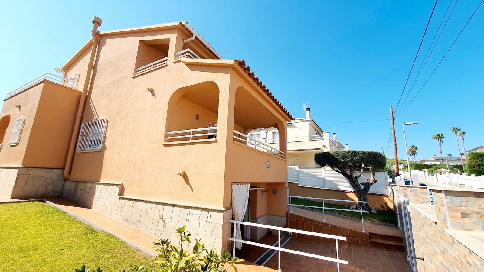 4 soveværelse Villa til salg i Calafell med swimmingpool garage - € 448.000 (Ref: 9707704)